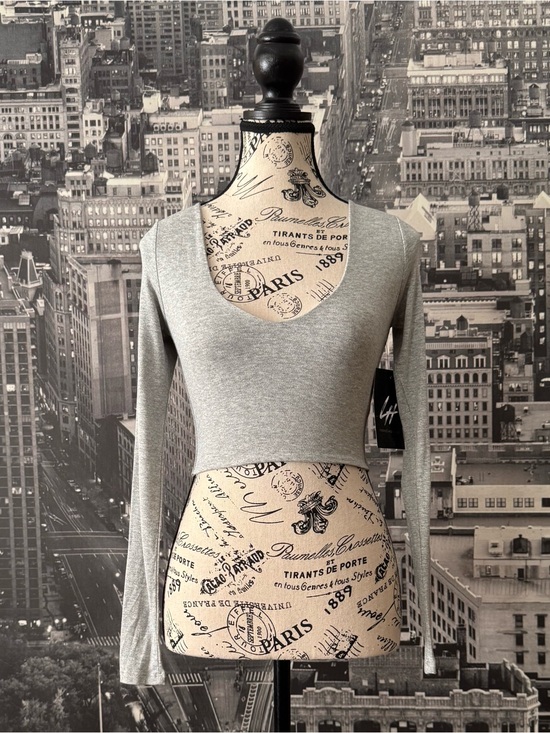 naked wardrobe Tops - Naked Wardrobe Plunging Long Sleeve Crop Top in Gray